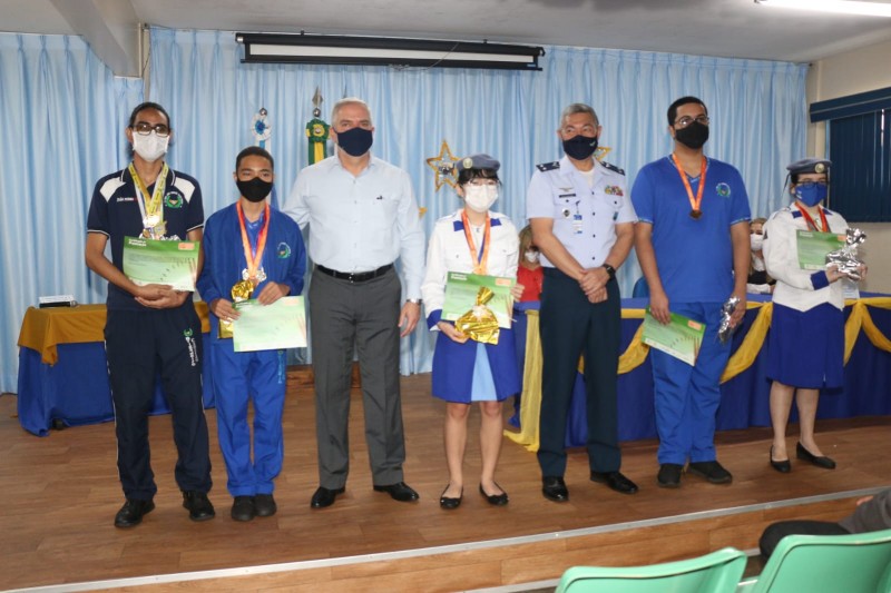 Em parceria com a Aeronáutica, Secretaria de Educação inaugura laboratório de informática em escola estadual de Manaus