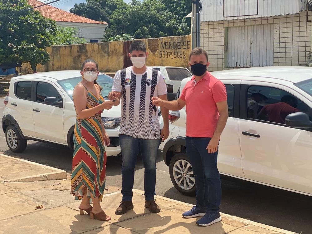 Saúde de São Pedro do Piauí ganha dois carros novos para equipes de Saúde da Família
