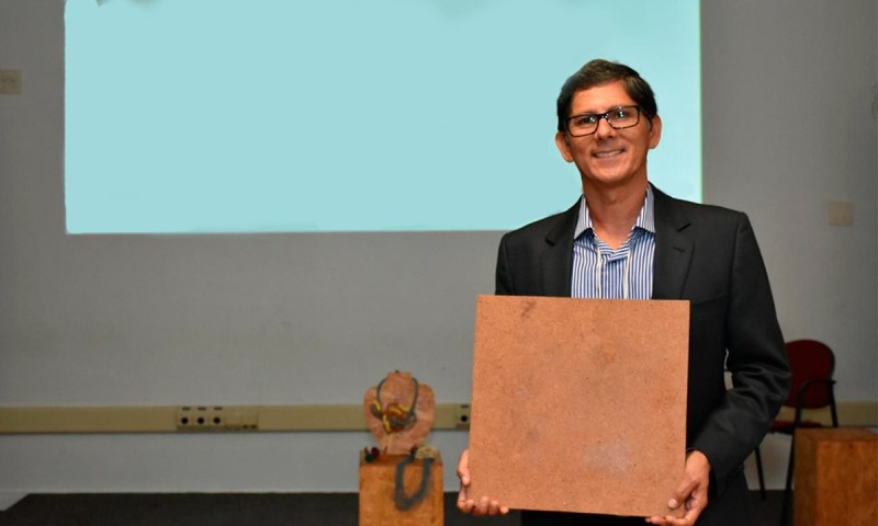 Ecopainel de MDF da fibra de açaí da UEA é aprovado em edital do Sebrae Nacional