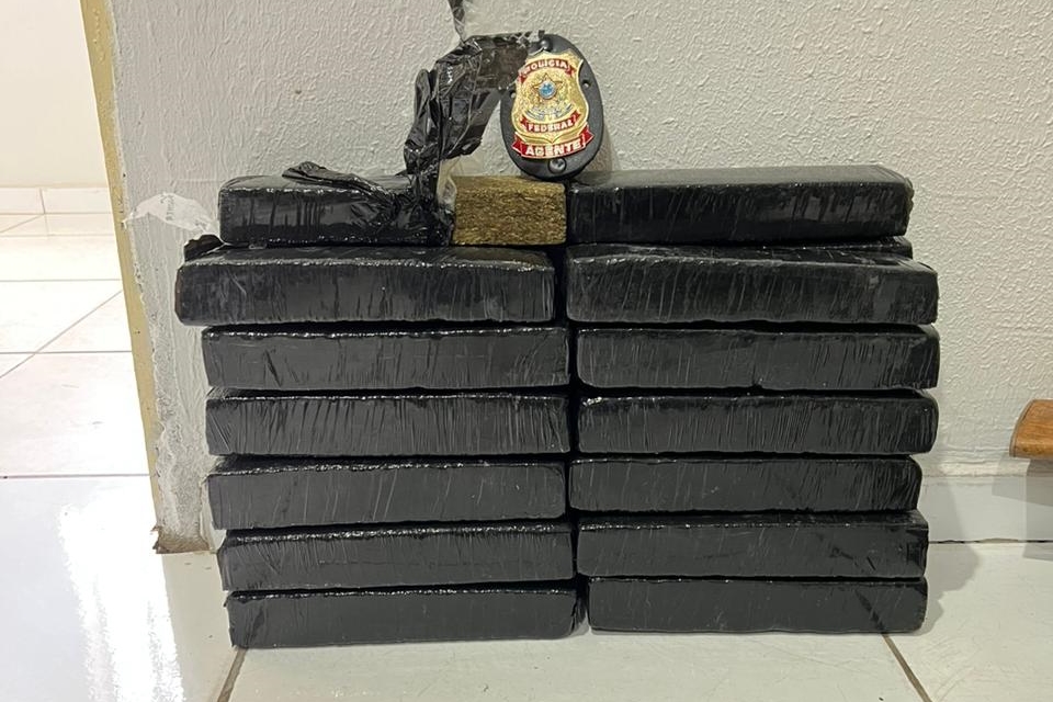 Homem é preso pela Polícia Federal com 18kg de 