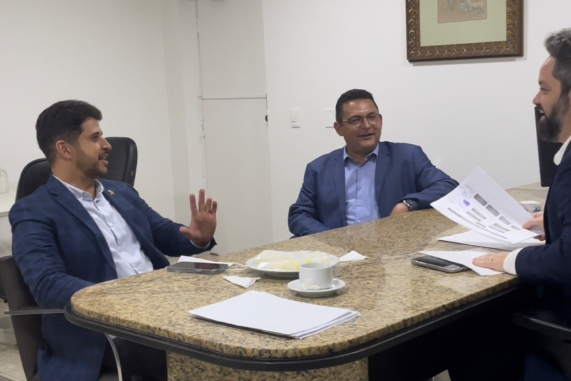 Prefeito Luciano Filho visita secretário de Governo em busca de recursos