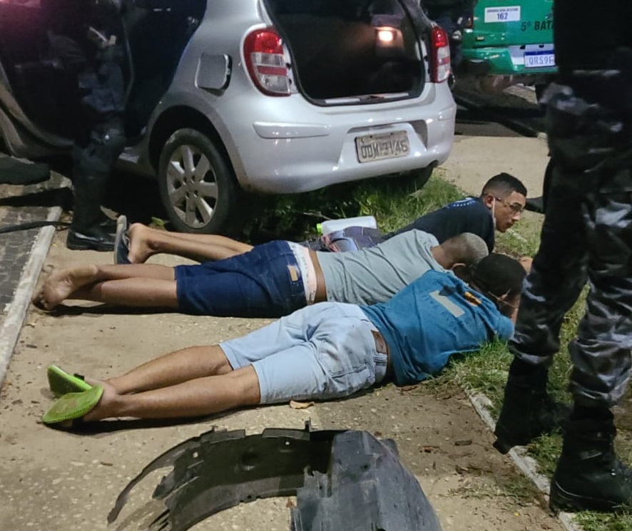 Criminoso é baleado e três são presos após troca de tiros com a polícia em THE
