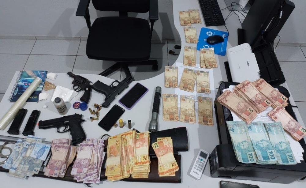 Polícias Civil e Militar de Água Branca apreendem 4 pessoas por associação ao tráfico