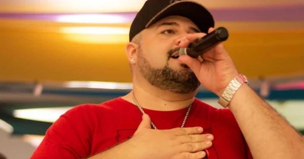 Cantor da banda Doce Ilusão é internado após sofrer infarto