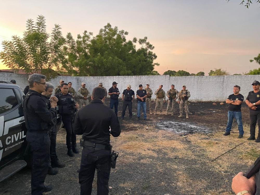 Dupla é presa durante cumprimento de mandados na zona norte de Teresina