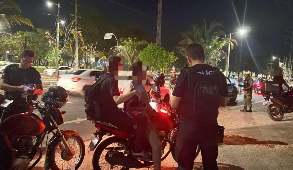 Polícia Civil prende 12 pessoas, recupera motos e celulares roubados durante blitzen em Teresina