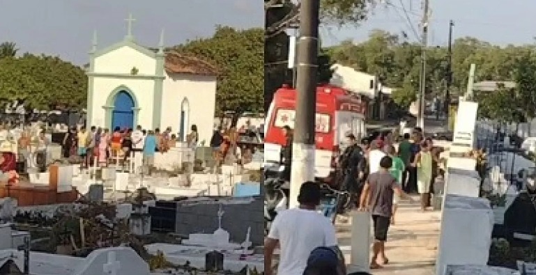 Jovem é assassinado enquanto acendia vela para o irmão em cemitério no Dia de Finados