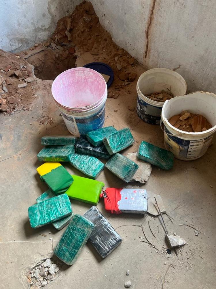Polícia encontra droga enterrada em casa na zona leste de Teresina avaliada em R$ 3 milhões