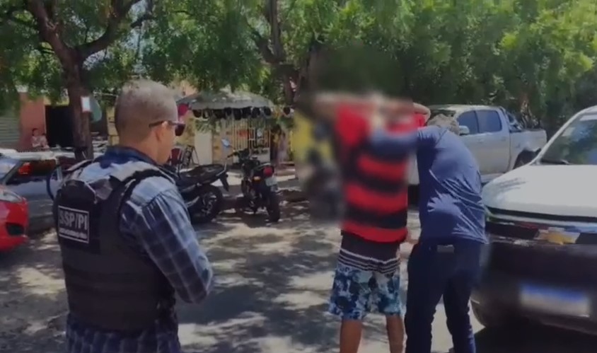 Polícia prende homem acusado de roubo de carro no Renascença