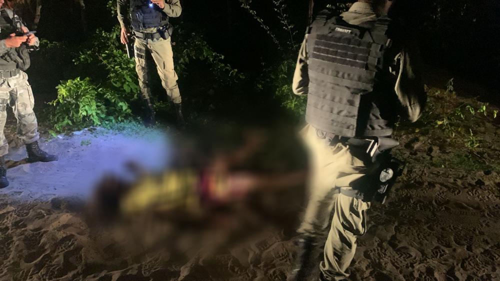 Homem é assassinado com cerca de 4 tiros na cabeça no Litoral do Piauí