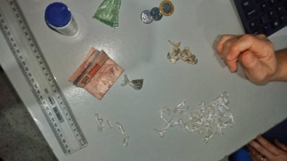 Operação policial resulta na prisão de suspeito por tráfico de drogas em Amarante