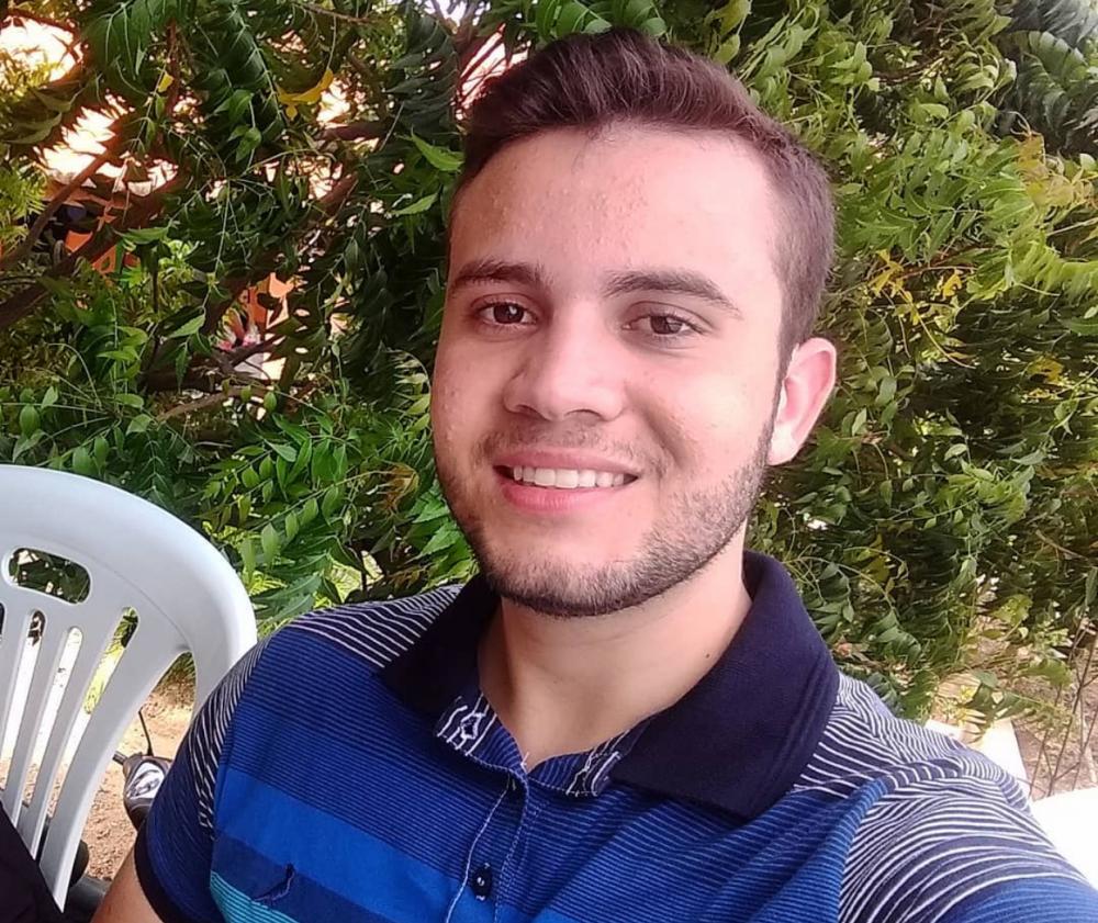 Jovem morre após colidir motocicleta contra caminhão na BR-316 em Picos