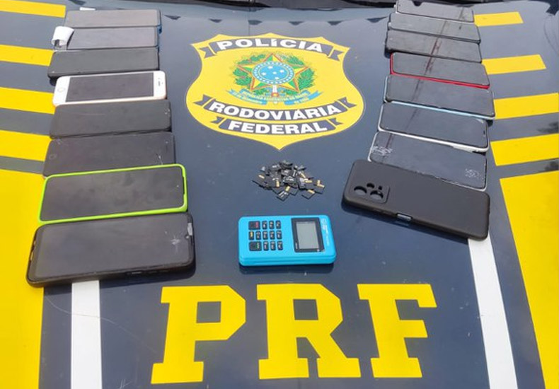 PRF do Piauí prende trio suspeito de cometer roubos e furtos de celulares no Maranhão