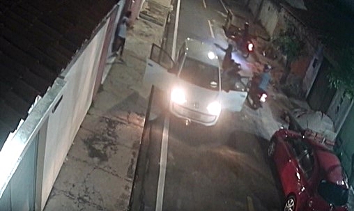 Bandidos armados abordam mulheres e roubam carro na zona Sudeste de Teresina
