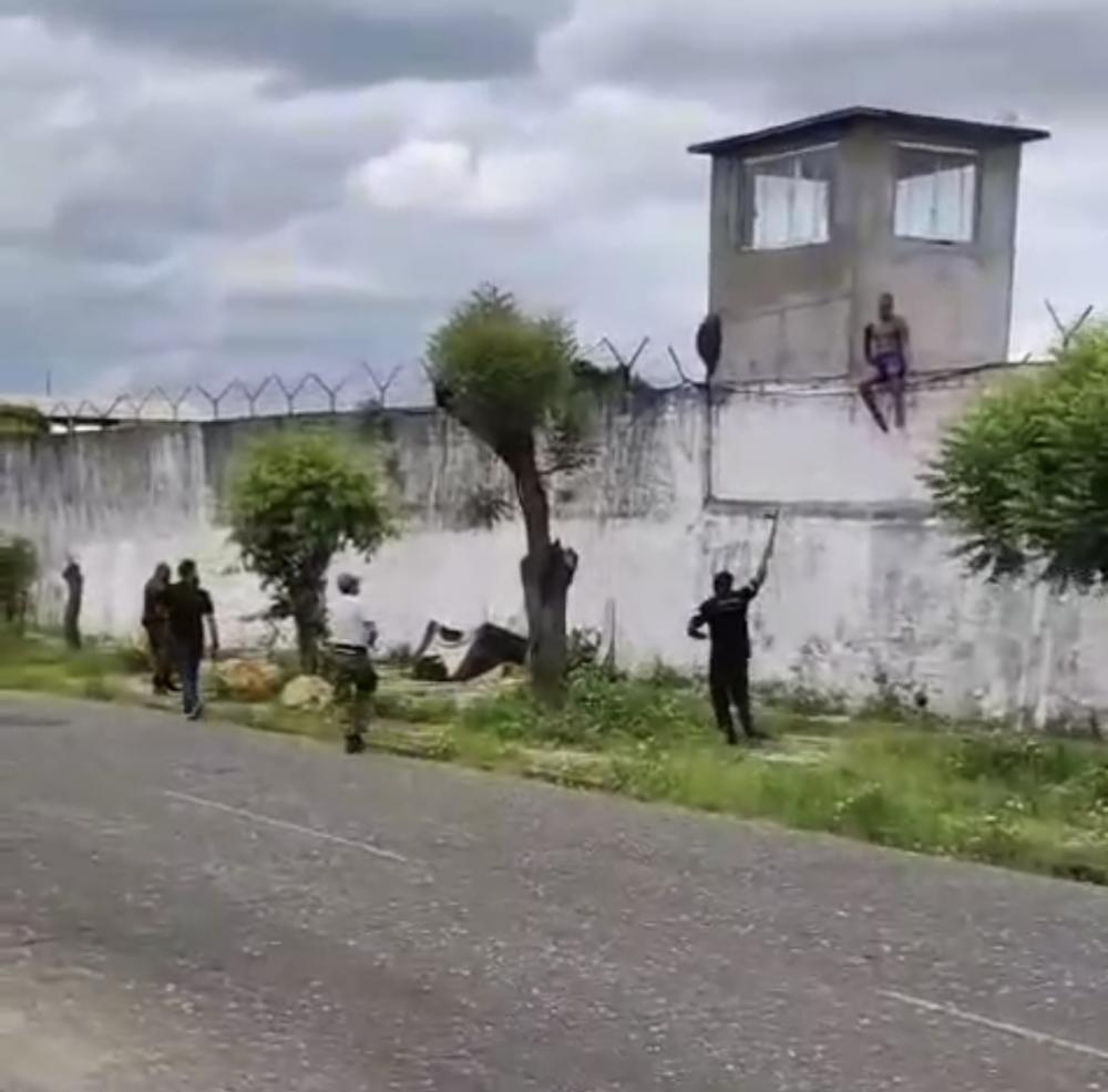 Internos do CEM fazem princípio de rebelião em Teresina