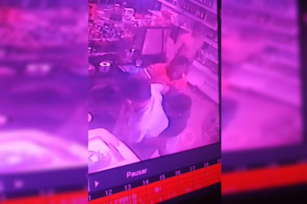 Delegado armado é atacado e assaltado dentro de bar no DF