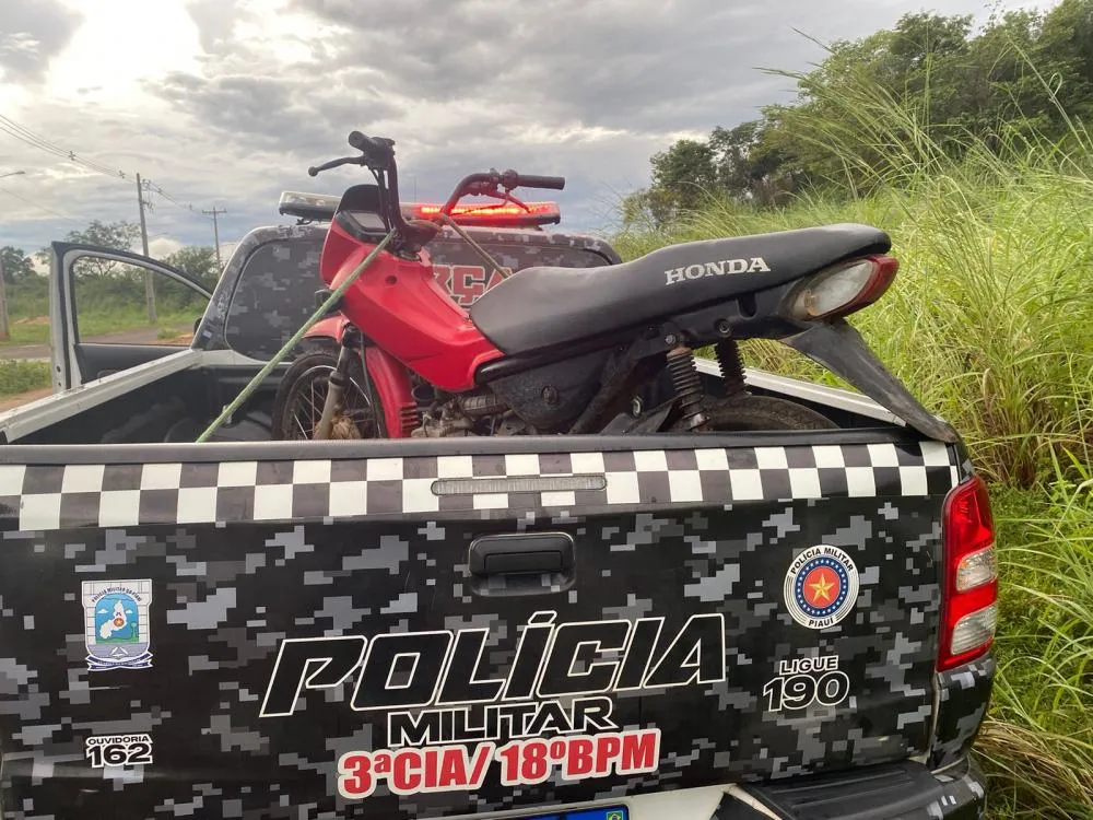 Polícia Militar de Amarante recupera motocicleta furtada há 6 anos em Floriano