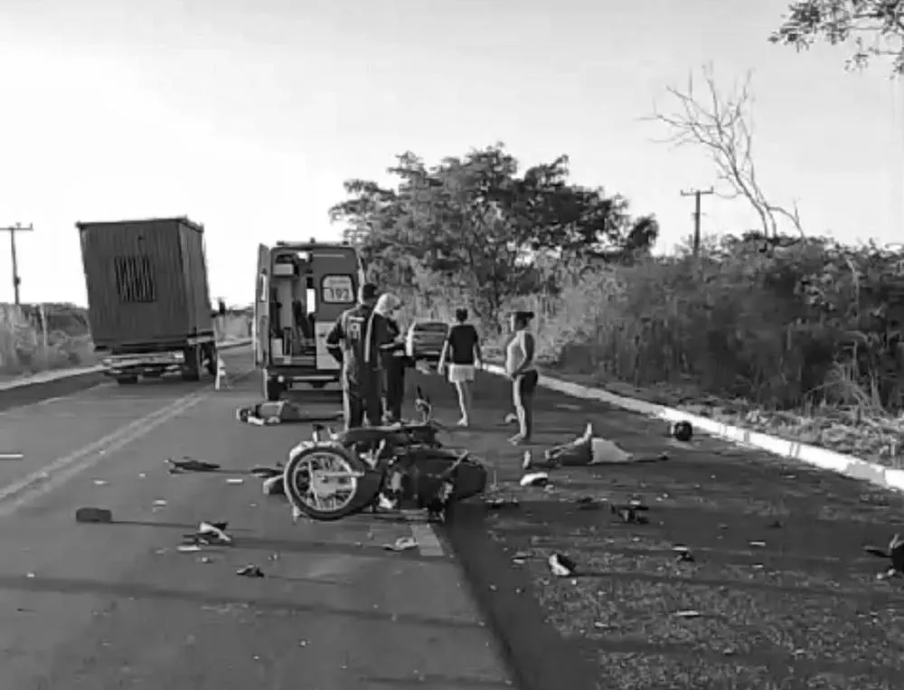 Acidente envolvendo duas motocicletas deixa mortos na entrada de São Gonçalo do Piauí