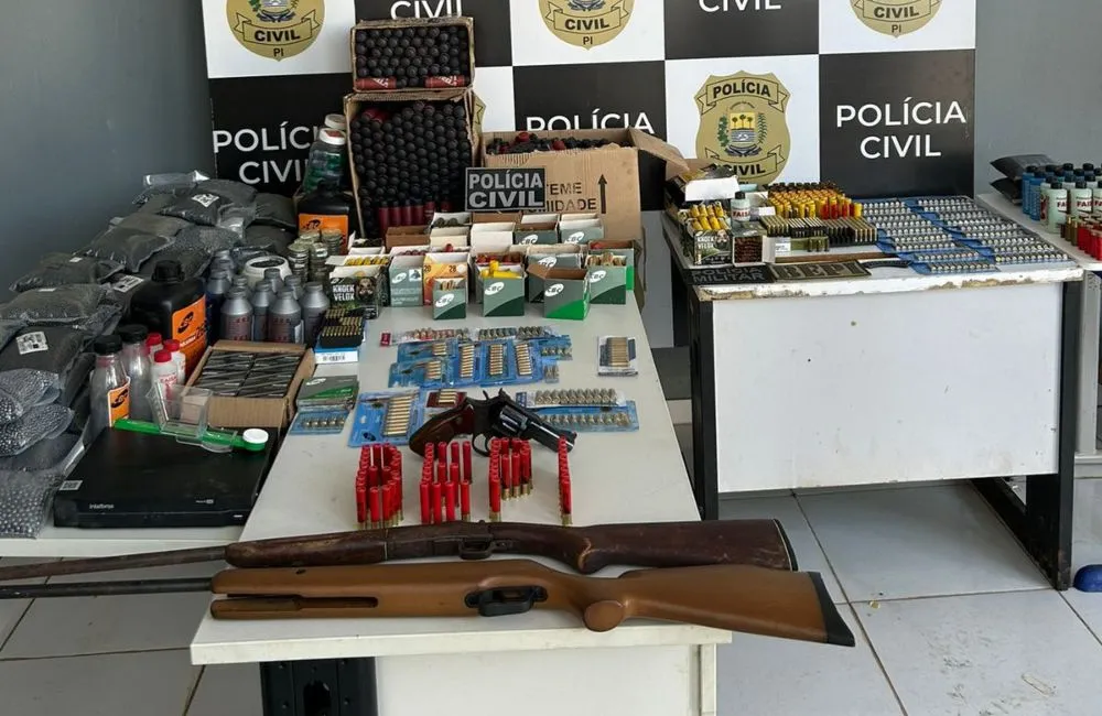 Polícia Civil prende três pessoas, apreende armas, munições e cigarros contrabandeados no Piauí