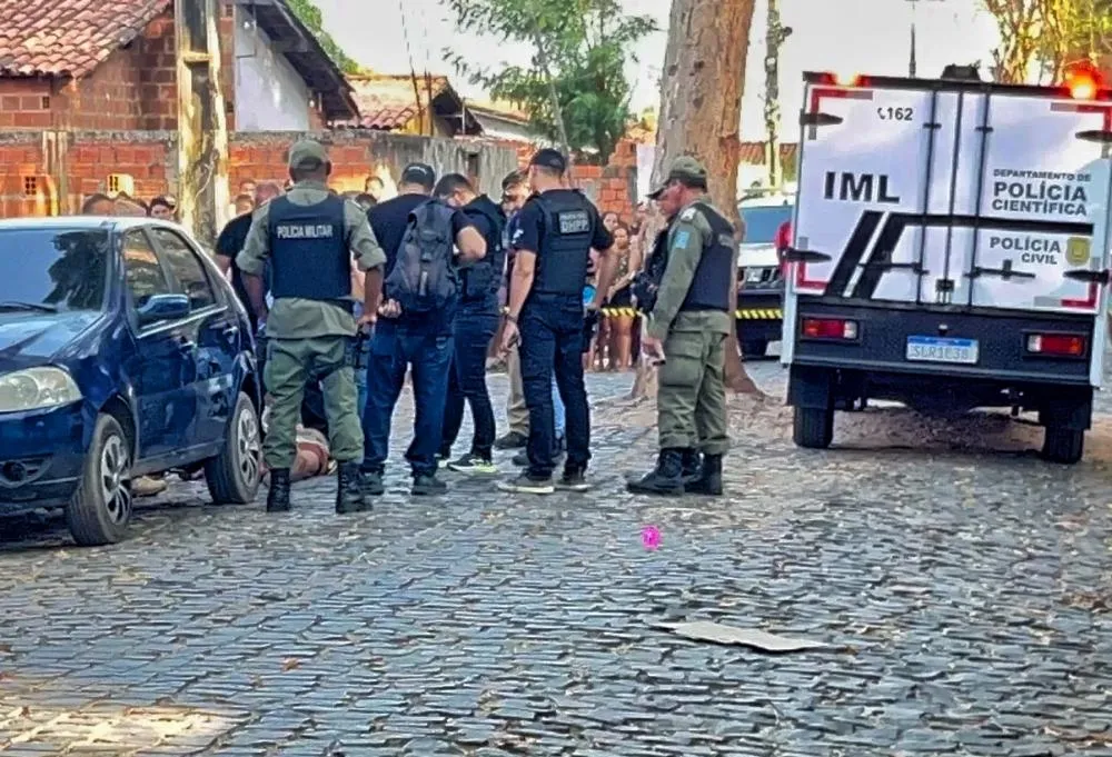 Tiros à queima-roupa matam homem que conversava com a ex-mulher em Teresina