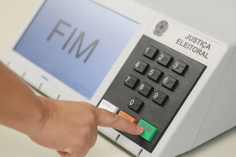 Eleições: TSE começa a lacrar programas que serão utilizados nas urnas eletrônicas; entenda