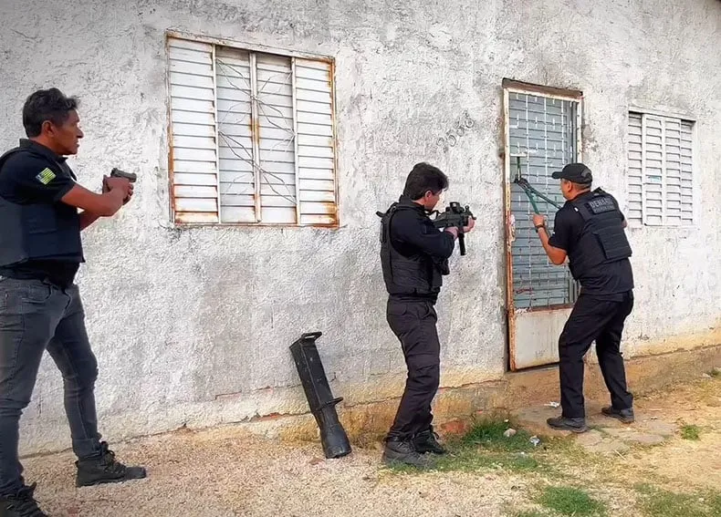 Operação contra o tráfico de drogas prende suspeitos de integrar facção criminosa em Teresina