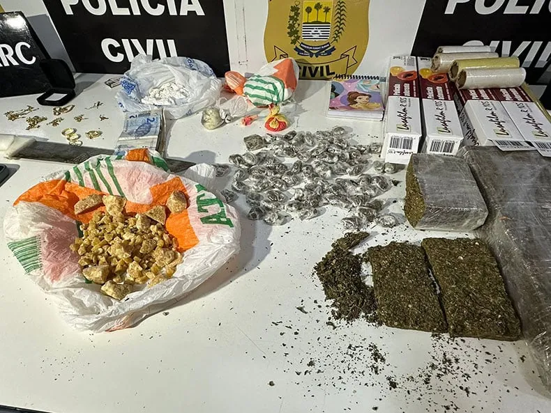Casal é preso com grande quantidade de drogas em residência na zona Leste de Teresina