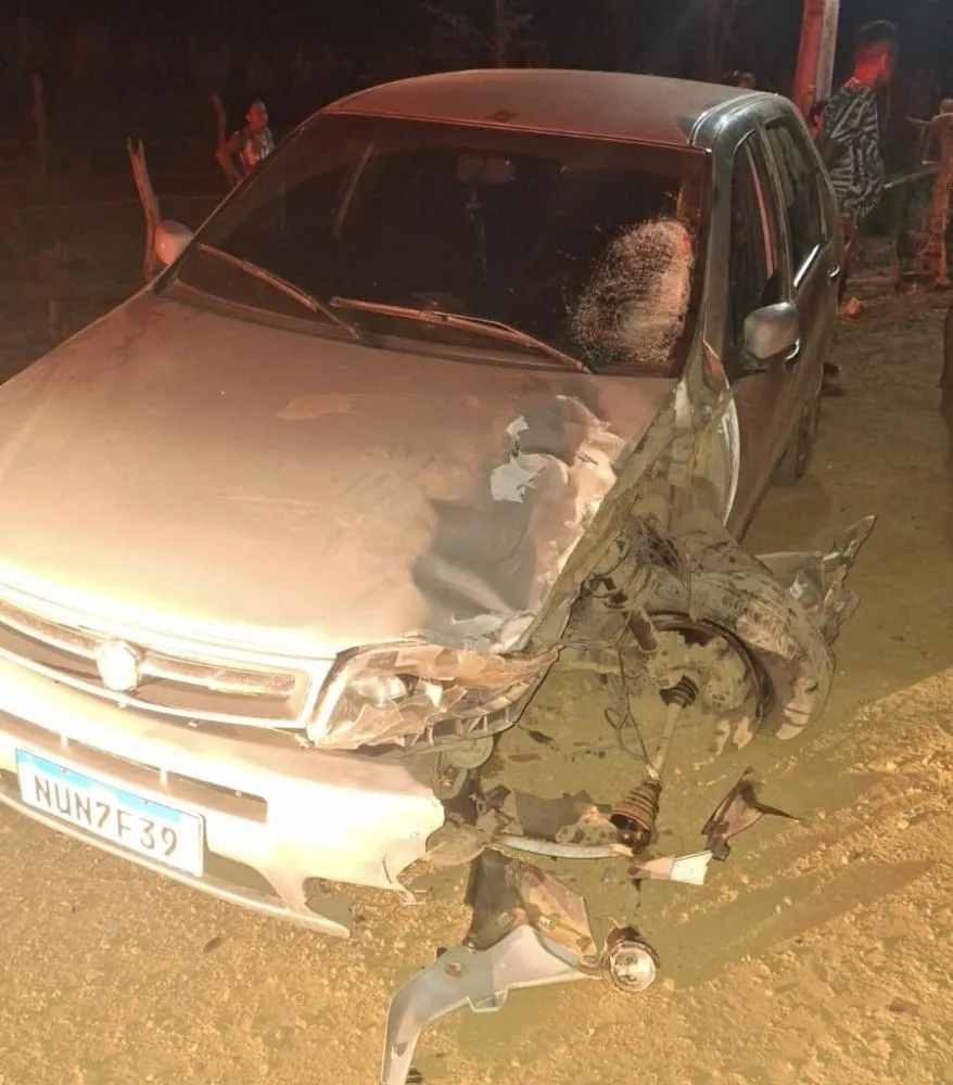 Homem morre e companheiro fica ferido após acidente entre moto e Fiat Palio na zona rural de Regeneração