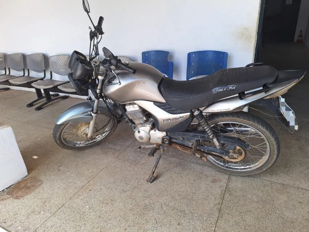Motocicleta com restrição de furto é recuperada em ação da Polícia Militar de Amarante