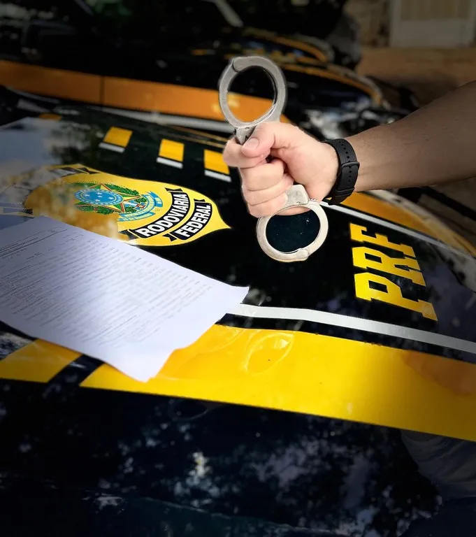 PRF prende, em Picos, homem com mandado de prisão por homicídio