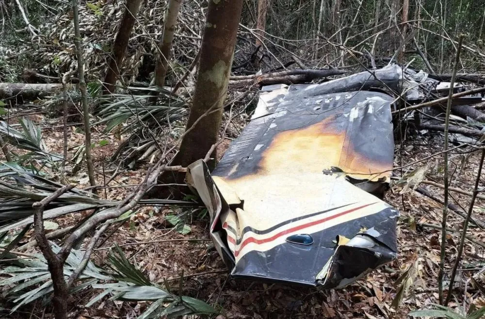 Avião que transportava drogas é abatido pela FAB