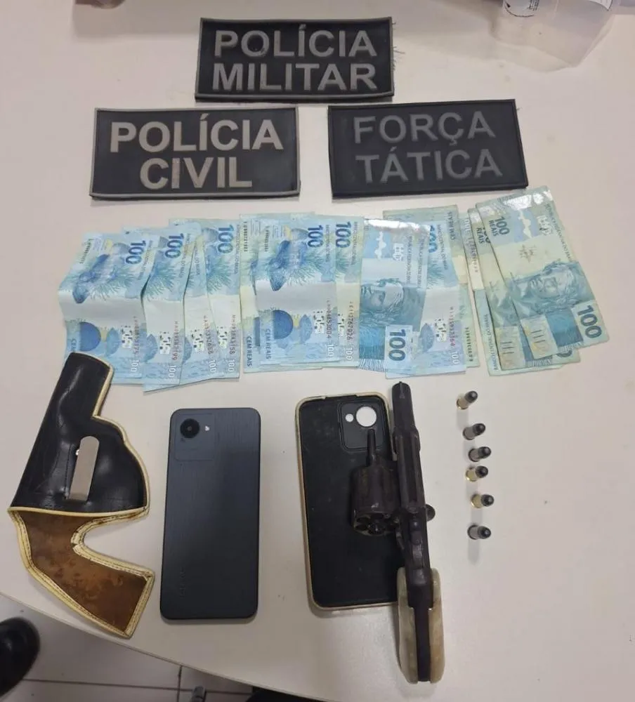 Criminoso com vários mandados de prisão é preso após pular muros e fazer família refém em Floriano