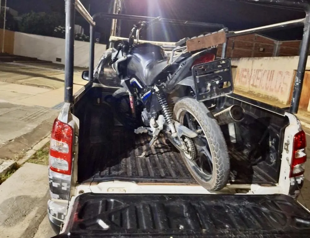 Embriagado, jovem é preso após pilotar moto em alta velocidade no centro de Água Branca