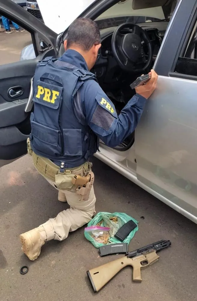Polícia recupera fuzil e munições durante abordagem na BR-343 em Teresina