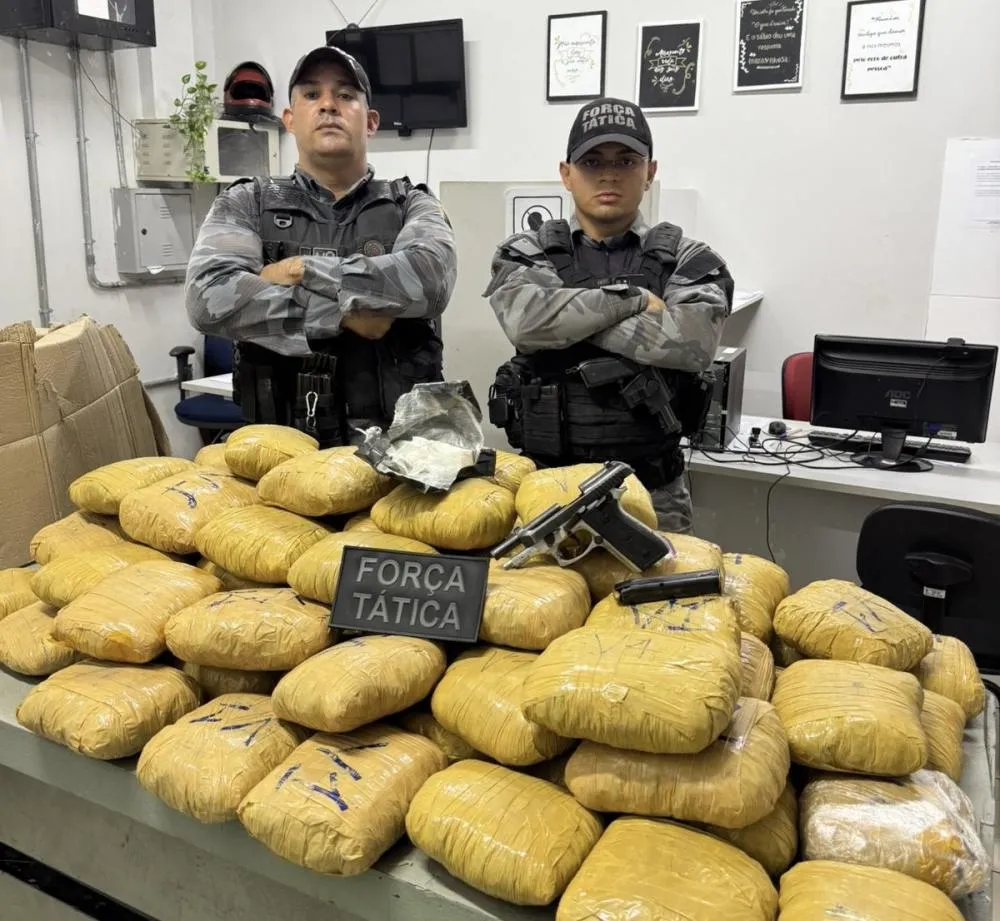 Polícia Militar apreende grande quantidade de drogas e prende dois suspeitos em Floriano