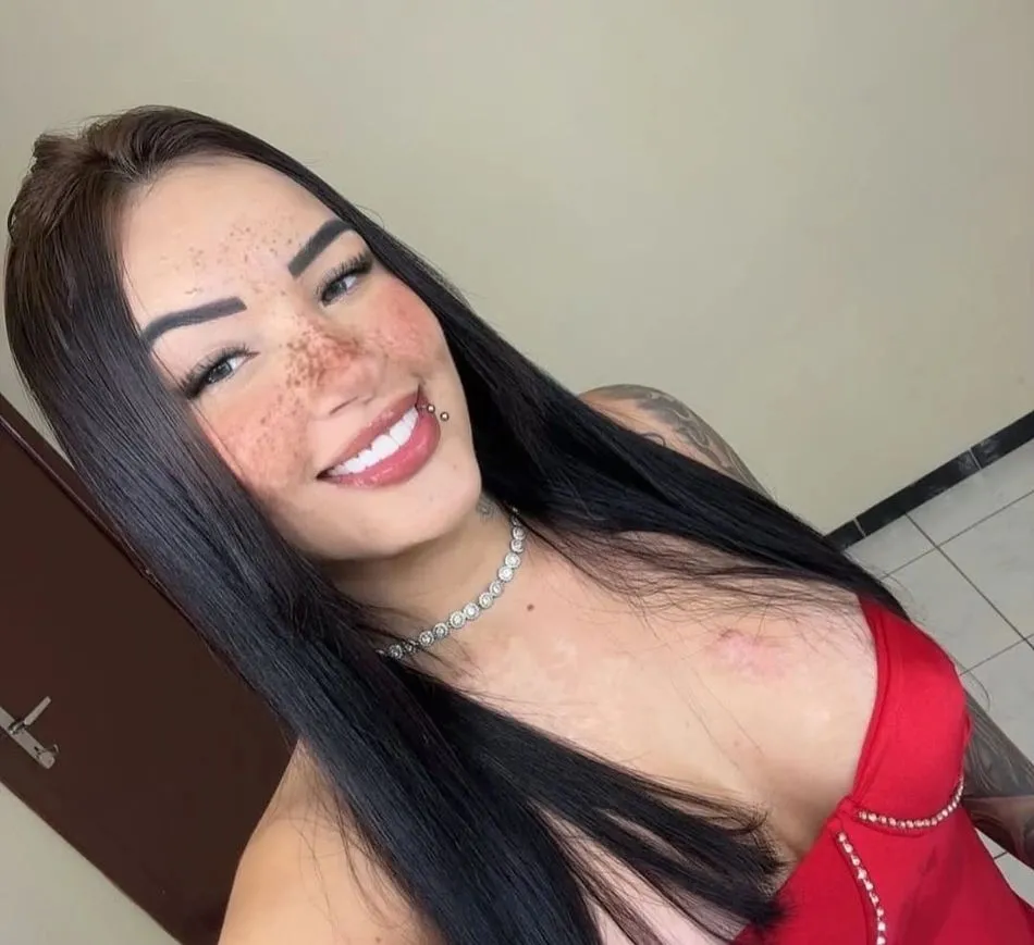 Blogueira é espancada por várias mulheres em baile de reggae em Teresina