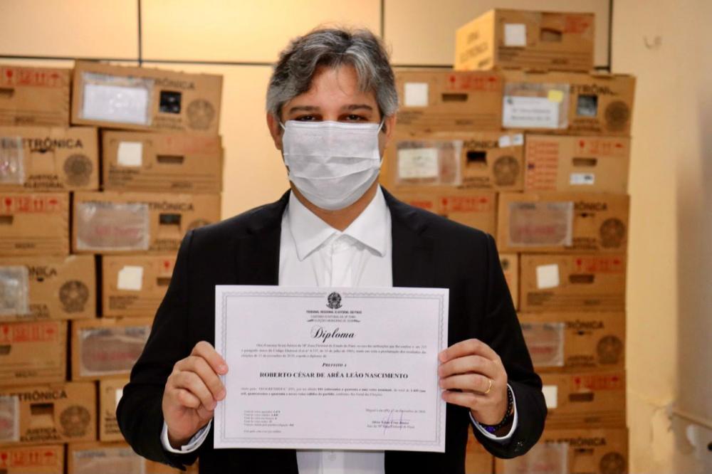 Robertinho é diplomado prefeito eleito pela Justiça Eleitoral