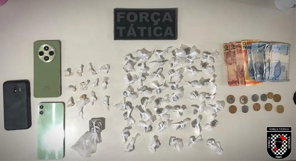 Polícia prende mulher em flagrante suspeita por tráfico de drogas