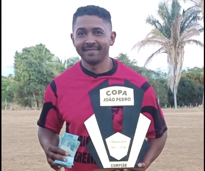 Jogador de futebol morre em grave acidente envolvendo moto e caminhão na BR-343, entre Angical e Regeneração