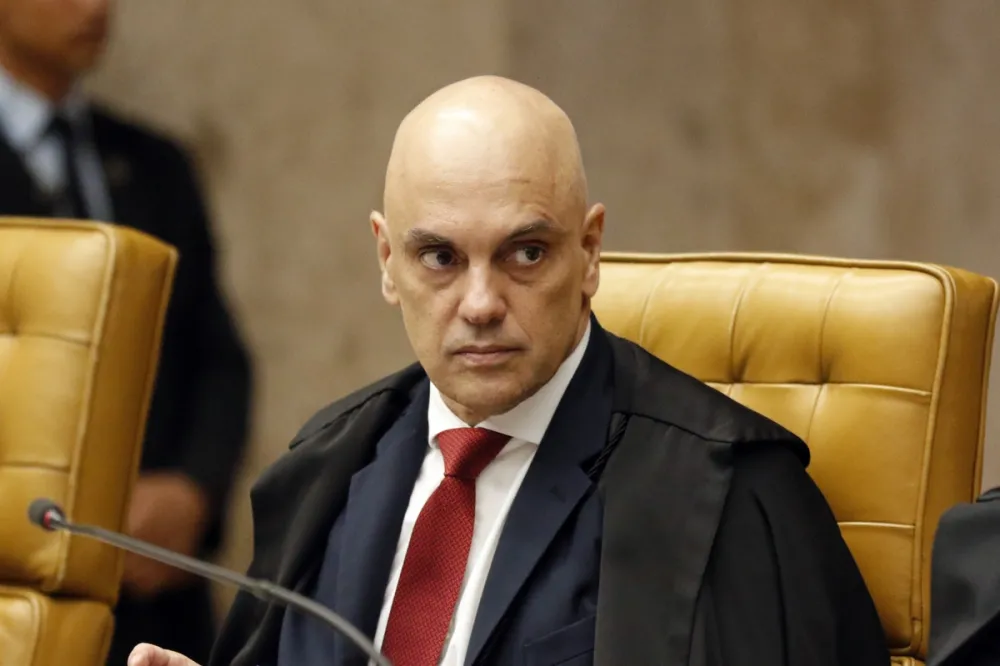 Alexandre de Moraes atende governo Lula e restabelece aumento do IOF, mas exclui risco sacado