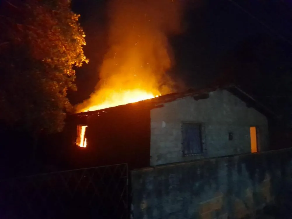 Mulher é presa por incendiar duas vezes a casa do ex-companheiro no interior do Piauí