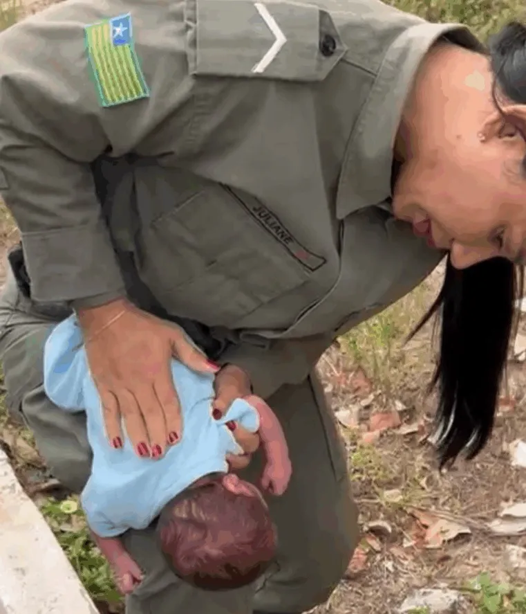 Polícia Militar salva recém-nascido engasgado durante atendimento de emergência no interior do Piauí