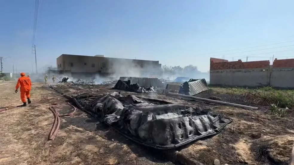 Corpo de Bombeiros controlam três incêndios simultâneos em Teresina, Campo Maior e Parnaíba