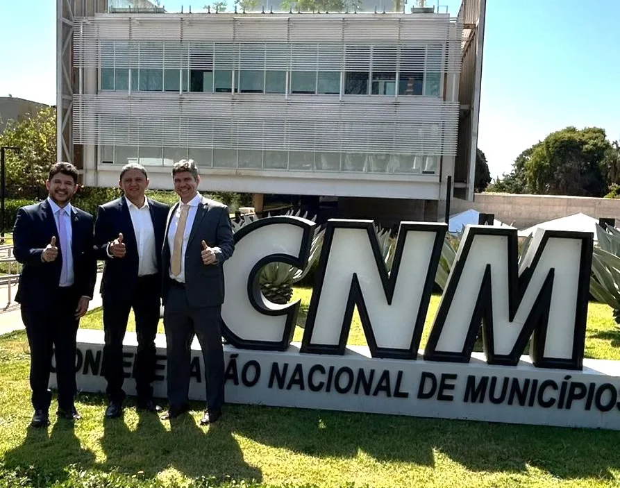 Prefeito de Hugo Napoleão participa de mobilização municipalista em Brasília e se reúne com parlamentares