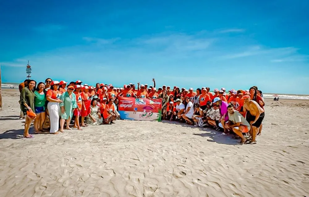 Idosos de Santo Antônio dos Milagres vivem dias de alegria e lazer em viagem ao litoral promovida pela Prefeitura