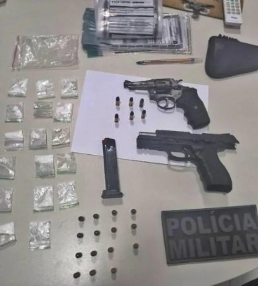 Homem é preso com drogas e armamento pesado após perseguição policial em Floriano