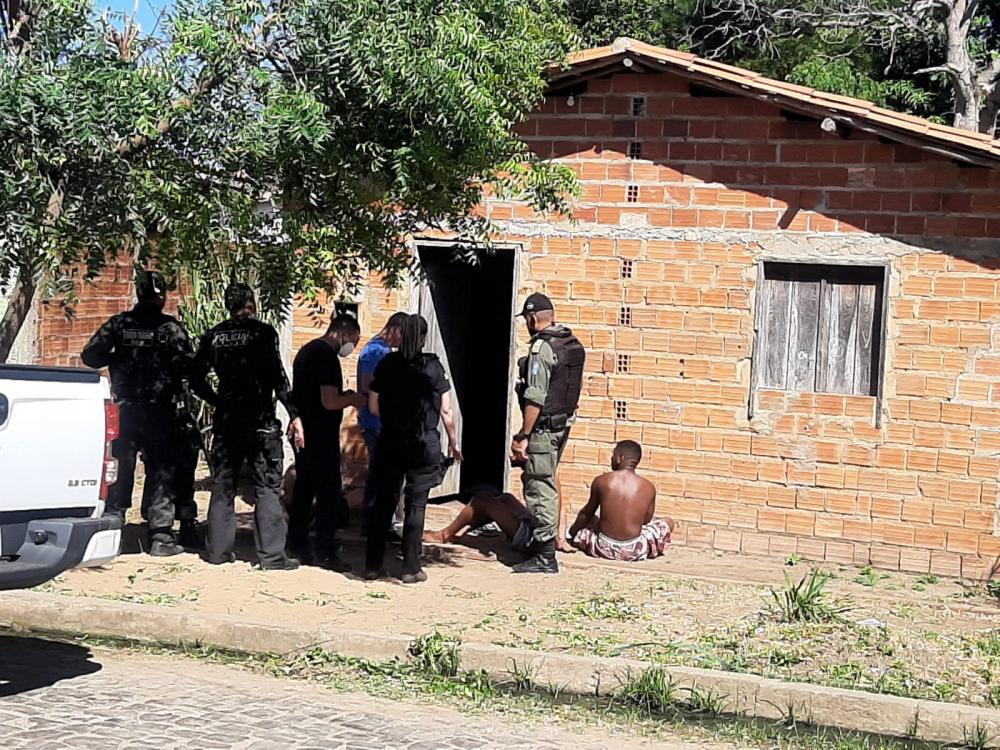 Polícia apreende escopeta e encontra plantação de maconha em Água Branca e São Gonçalo do Piauí