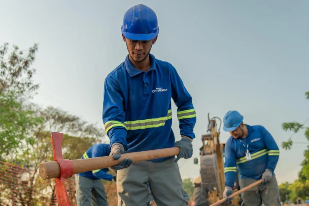Águas de Teresina ampliam rede de esgoto em seis bairros da cidade