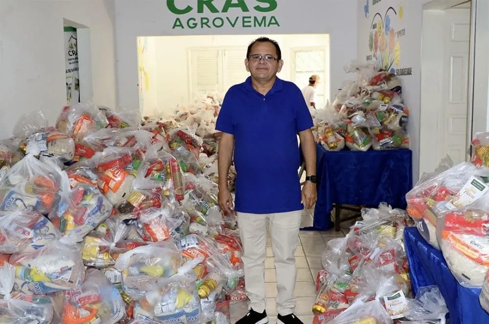 Parnarama entrega mais de 2 mil cestas básicas para famílias carentes