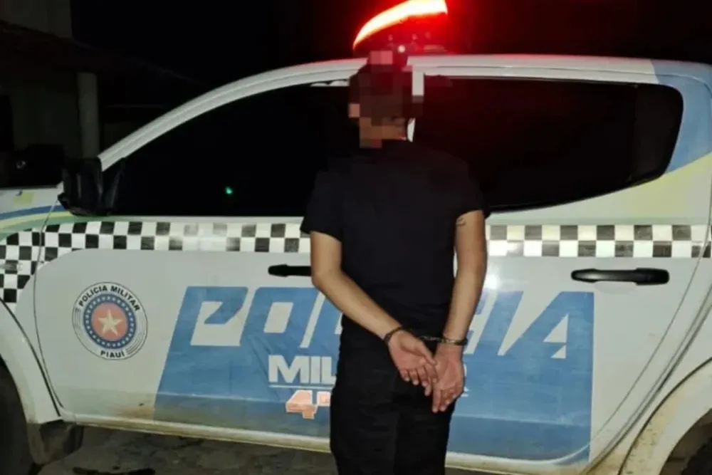 Homem armado é detido após ameaçar matar pessoa em clube